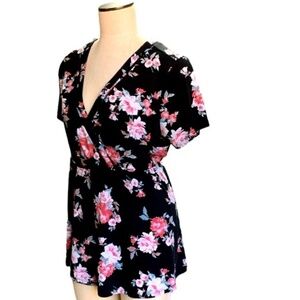 Torrid  V-Neck Surplice Babydoll Top Short Sleeve  Sz 2 (18/20 2X) Floral #256G
